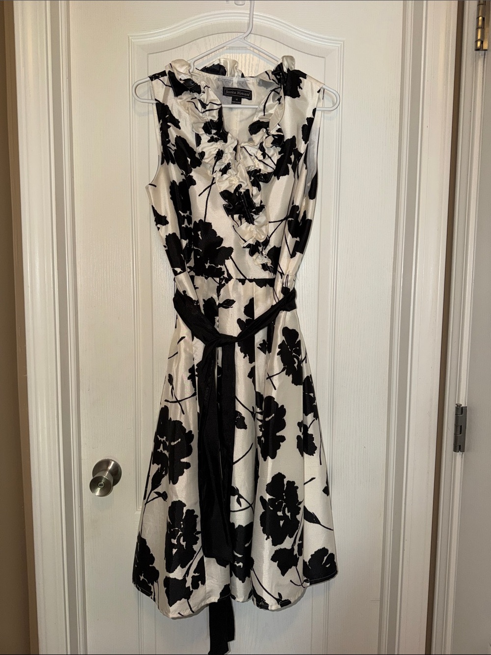 Jessica Howard Black & White Floral Ruffle Midi Dress